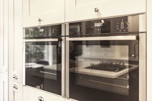 Kitchen- click for photo gallery